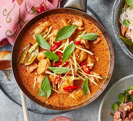 How to Make a Killer Thai Red Curry at Solanas